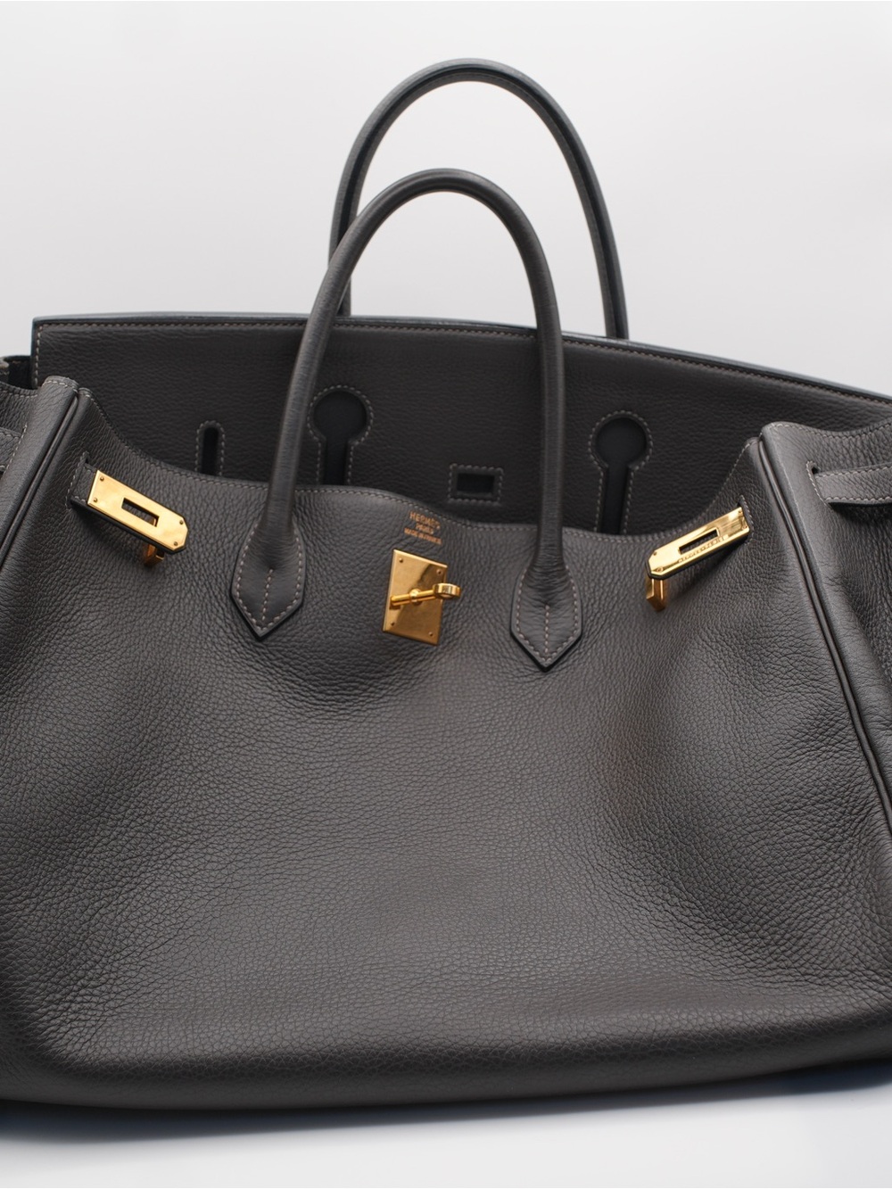 Hermes Birkin 40 in Clemence with Gold Hardware. Graphite Taurillon color. - Picture 7 of 13